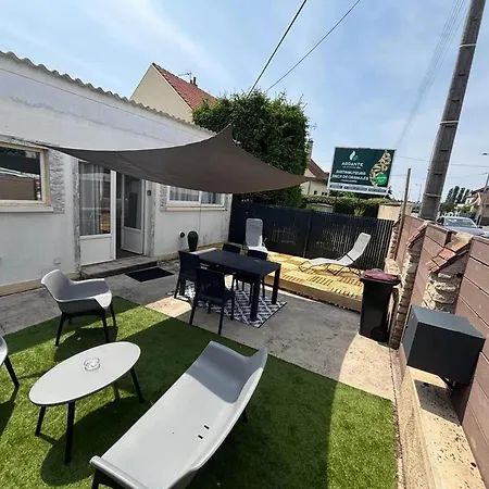 Сasa de vacaciones Maison Confortable à Saint-andré-les-vergers 40 M², Jardin Saint-André-les-Vergers