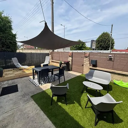 Maison Confortable à Saint-andré-les-vergers 40 M², Jardin *