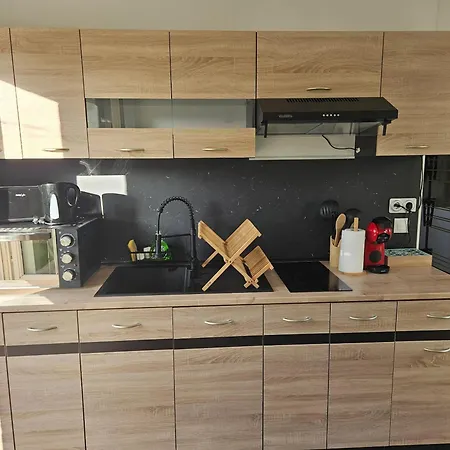 Maison Confortable A Saint-Andre-Les-Vergers 40 M², Jardin