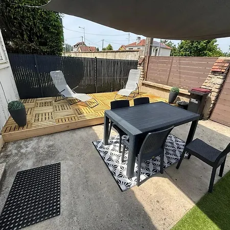 Maison Confortable à Saint-andré-les-vergers 40 M², Jardin *
